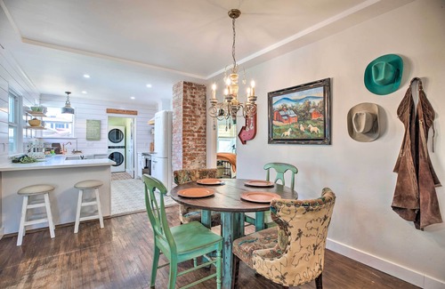 Bishop House | Vintage Bishop House in Downtown w/Porch Swing!