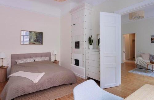 Centrs Apartment | Vintage Charm Flat by Old Town & Freedom Monument