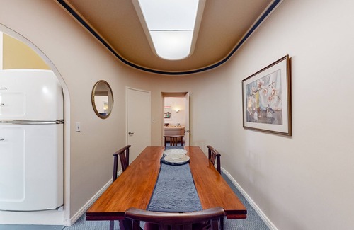 Downtown Apartment | Vintage downtown apt with balcony, W/D, streaming, kitchen & close to the ocean