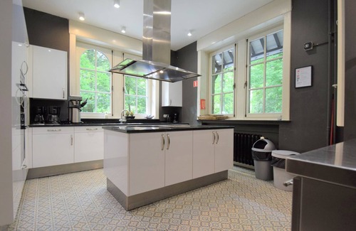 Creppe Villa | Vintage Villa with Hot Tub & Infrared Sauna in Ardennes