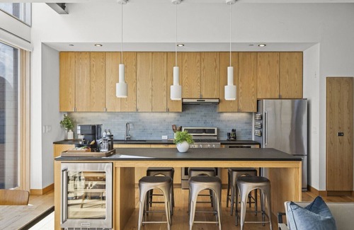 Truckee House | VIP Ski-In/Ski-Out on Northstar`s Home Run Hot Tub