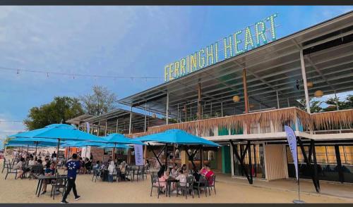 Batu Ferringhi Apartment | VIP Suite Seaview Resort Batu Ferringhi 1202 - 3 Rooms