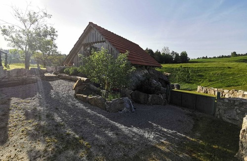 Ivancna Gorica Cottage | Visnja Gora Meadow Hideaway with Terrace - One Bedroom Cottage with Terrace