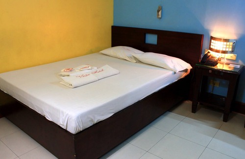 Guadalupe Nuevo Hotel | Vista Apartelle & Restaurant