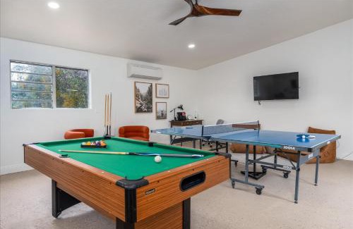 Oakhurst House | Vista Haven with stunning views/hot tub/mini golf!