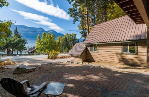 Leavenworth House | Vista View Chalet - 2 Bed 1 Bath Vacation home in Lake Wenatchee