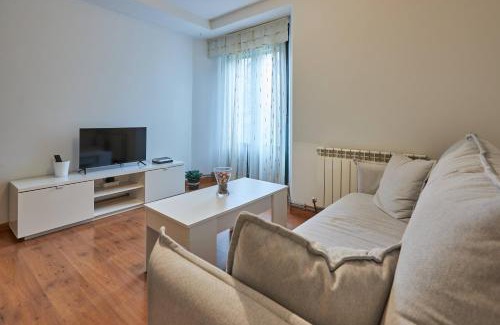Avila Apartment | Vive Ávila - Terraza y Estilo en Plaza Italia - By Alterhome