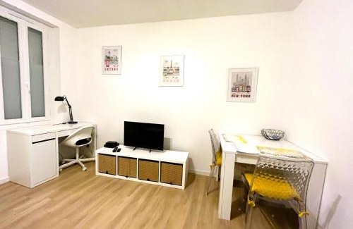 Saint-Martin-du-Littoral Apartment | Vivez Les 4 chemins - Plage - Quartier Saint Vincent