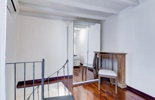 Rione III Colonna Apartment | Vivilo Collection - Macelli Spanish Steps Apartment
