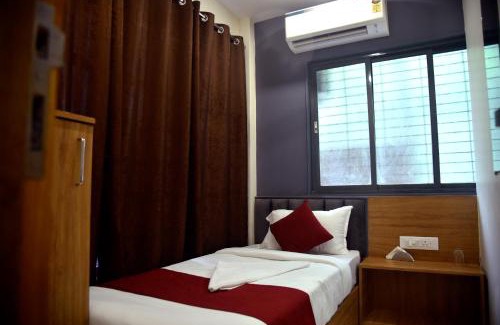 Goregaon West Apartment | Vogue Cabin Stay Near NESCO Bombay Exhibition Centre