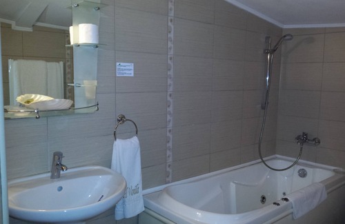 Old Town Hotel | Voila Inn Constanta