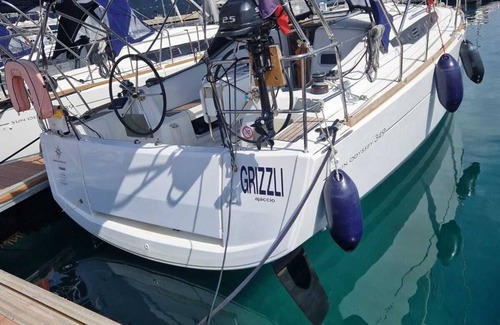 Figarella Boat Rental | Voilier à Saint Florent, au Cœur du Village, Proche de Toutes les Commodités
