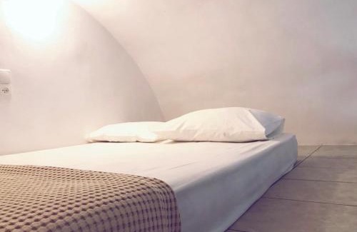 Fratsia Apartment | Volta Stonehouse Apartments