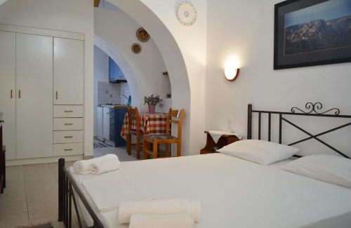 Fratsia Apartment | Volta Stonehouse Apartments