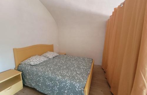 Montaigut-le-Blanc Apartment | voute atypique