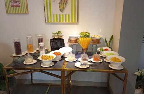 Daun Penh Hotel | Vrest Hotel