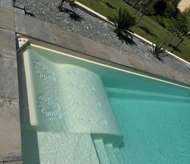 Excideuil Bed & Breakfast | Vue du Château d'Excideuil en chambres