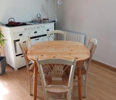 Dinan Apartment | Vue sur le port de Dinan