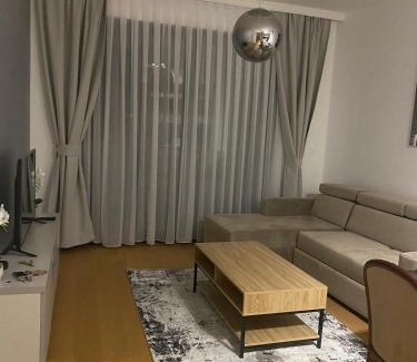 Becici Apartment | Vuelo Sobre Bečići