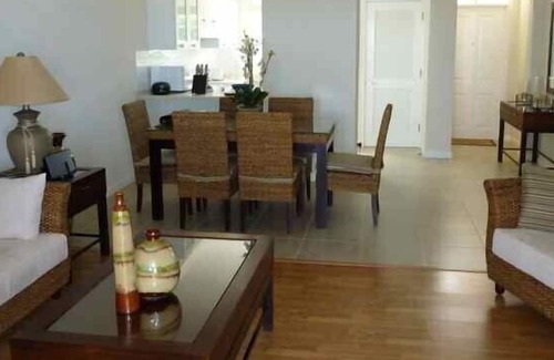 Vuemont Apartment | Vuemont 251 Apartment with panoramic West Coast views