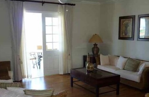 Vuemont Apartment | Vuemont 251 Apartment with panoramic West Coast views