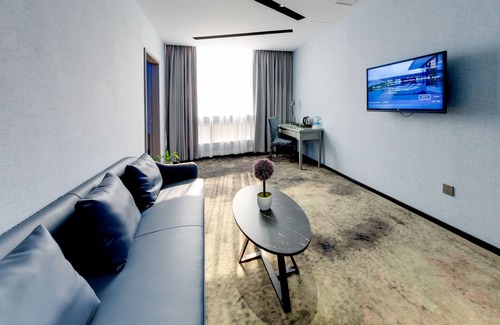 Baiyun Hotel | W Kardon Hotel