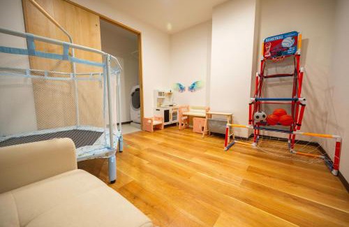 Nishinari Apartment | Wabisabihome official 米御 四季 15 minutes to Shinsaibashi, Kuromon Market and Namba