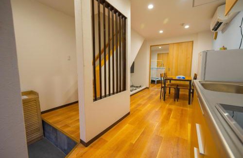 Nishinari Apartment | Wabisabihome official 米御 四季 15 minutes to Shinsaibashi, Kuromon Market and Namba