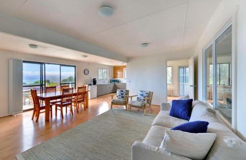 Coles Bay House | Waders