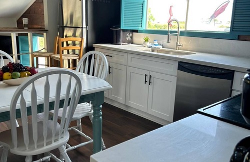 Freeport Cabin | Wahoo Cabin /2BR 1BR /Sleeps 6
