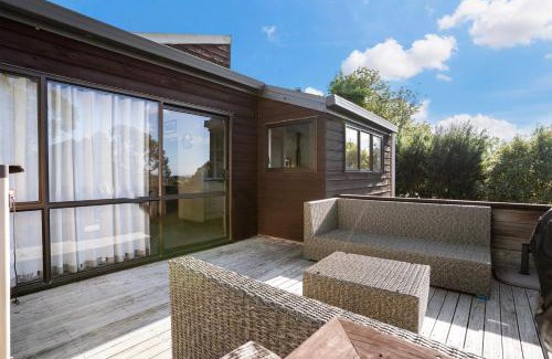 Torbay House | Waiake Family Retreat - Auckland Holiday Home