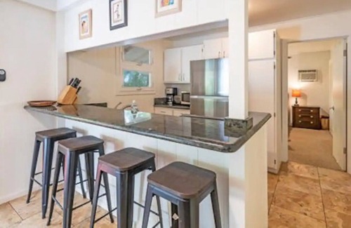 Pupukea Cottage | Waimea Bay Cottage - Steps to beach, AC