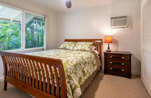 Pupukea Cottage | Waimea Bay Cottage - Steps to beach, AC