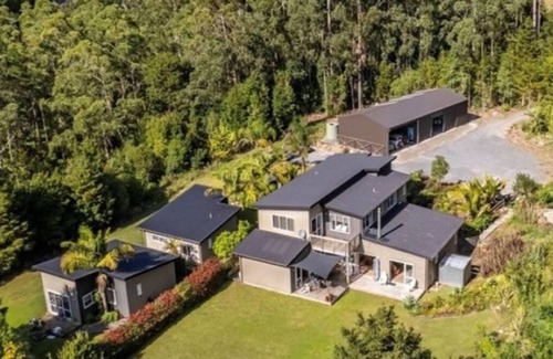 Kerikeri Villa | Waipapa Villa. Self contained two bdrm modern, private space with spa/sauna room