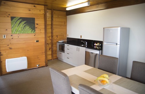 Waiatarua Hotel | Waitakere Resort & Spa