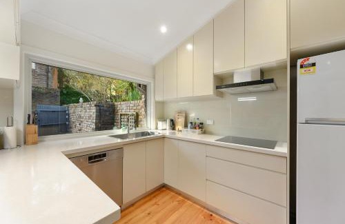 Waitara Villa | Waitara cozy 2BR walking distance to train station
