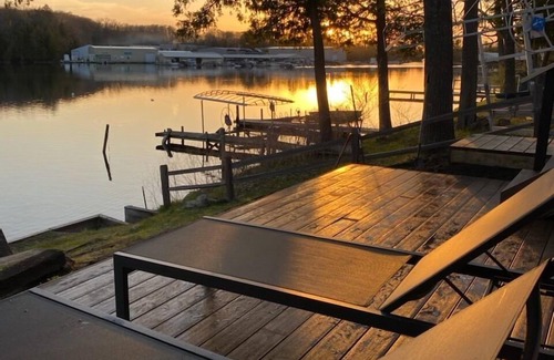 Clam River House | WAKE & LAKE Cottage - All Season Getaway