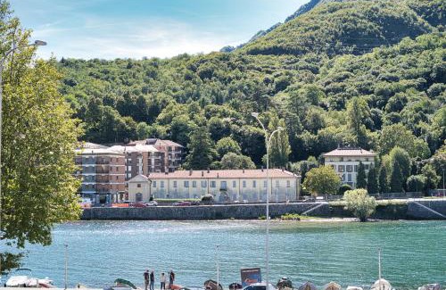 Lecco Apartment | Wake of the lake - bright waterfront apartment