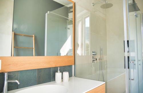 Lecco Apartment | Wake of the lake - bright waterfront apartment