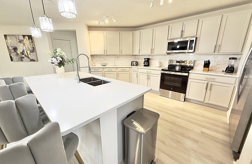 Crystal Cove House | Wake up to calming lake views and peaceful surroundings, close to Disney.