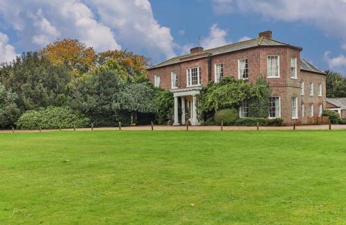 Alkborough Villa | Walcot Hall - Stunning Stately Home set in 27 acres of parkland and sleeping 16+