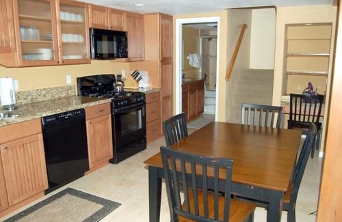 Ketchum Condo | Walk 2 Baldy/River, Pool,Hot Tub, Bikes, Private Ski Locker at Mtn, Grt reviews