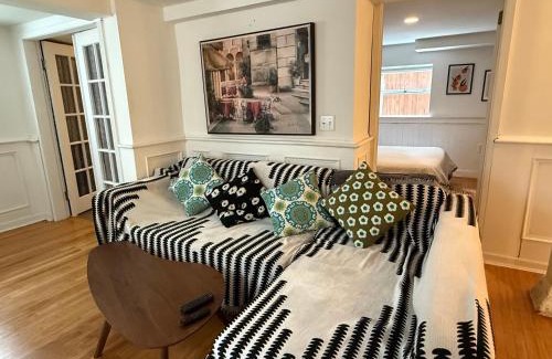 Kitsilano House | walk distance to kits beach 2bedrooms only for you