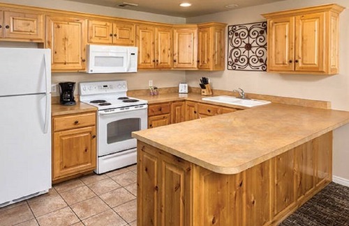 St. George Resort | Walk in the footsteps of the dinosaurs at the Johnson’s Farm!