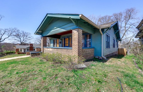 Norwood House | Walk to Amphitheater Birmingham Retreat with Games