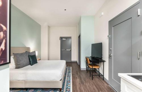 Macon Apartment | Walk to Atrium Peaceful Downtown Stay