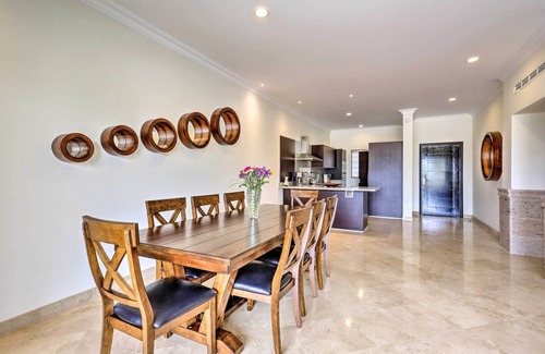 El Medano Ejidal Apartment | Walk to Beach: Modern Cabo Condo w/Balcony!