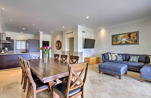El Medano Ejidal Apartment | Walk to Beach: Modern Cabo Condo w/Balcony!