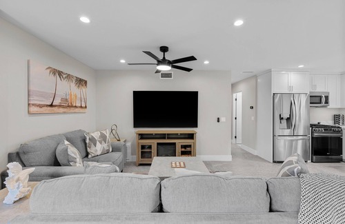 South Mission Beach Condo | Walk to Beach or Bay, 2025 Build Ground Floor