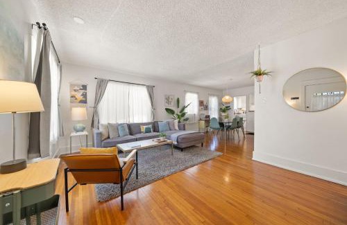 Belmont Heights House | Walk To Beach Restaurants - 5 Guests